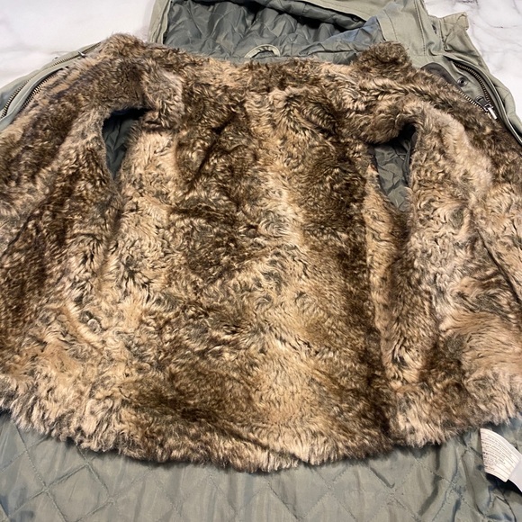 Girls Gap jacket - Picture 2 of 3